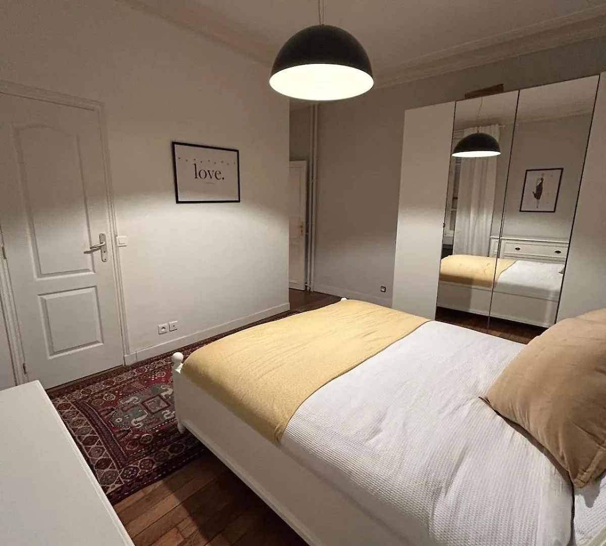 Appartement Au Coeur De Paris 0*,